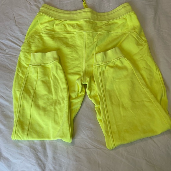 Lululemon Full-Length Scuba Joggers - Size 14 Highlighter Yellow - EUC - Picture 5 of 8